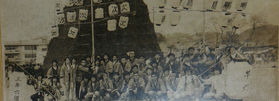 運動会で３年６組の秋田竿灯の写真